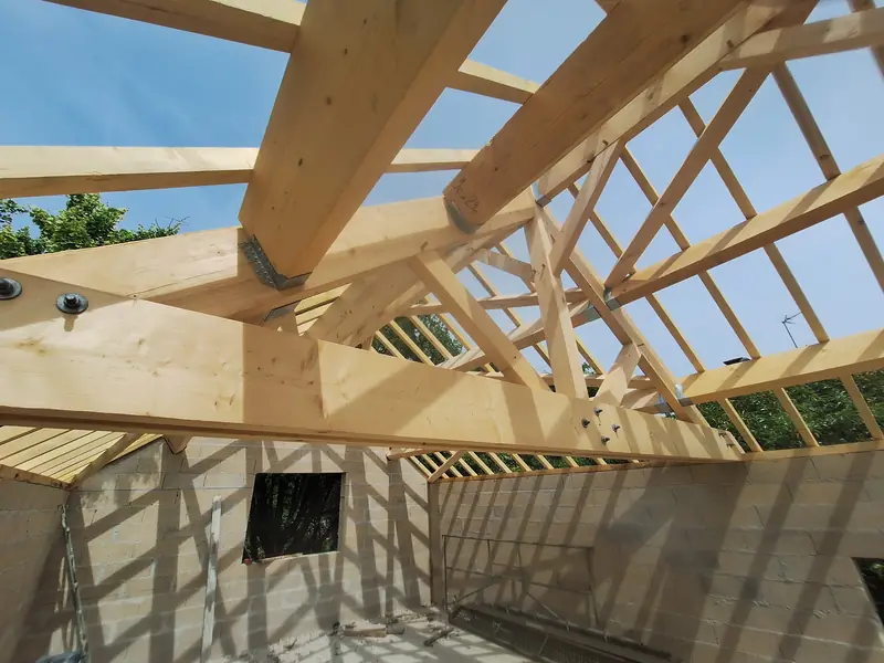 Charpente traditionnelle — chantier Vernou-la-Celle-sur-Seine